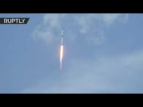 شركة سبايس إكس تُطلق صاروخ فالكون إلى الفضاء